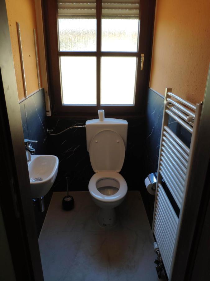 Ferienwohnung Mit 123Qm Fuer 8 Personen Mit Sehr Grossem Garten, Einfache Innen-Ausstattung Lipsk Zewnętrze zdjęcie